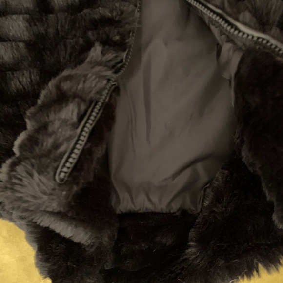 Reversible Faux Fur Vest - Picture 3 of 3